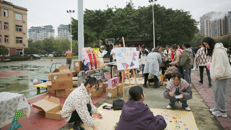 文化周|共享闲置，“集市”行乐，开云官方网页版开展爱心集市公益活动